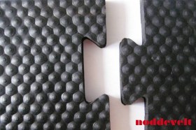 rubber-hammerslag-puzzel-mat-paardenstal-noddevelt